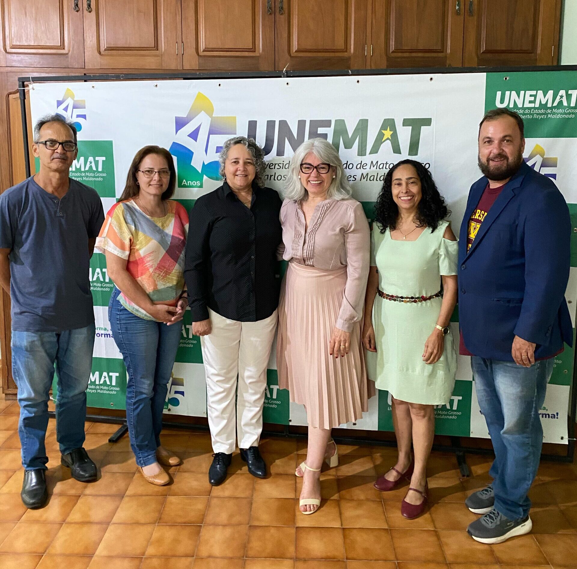 Em reunião com Reitoria, ADUNEMAT…