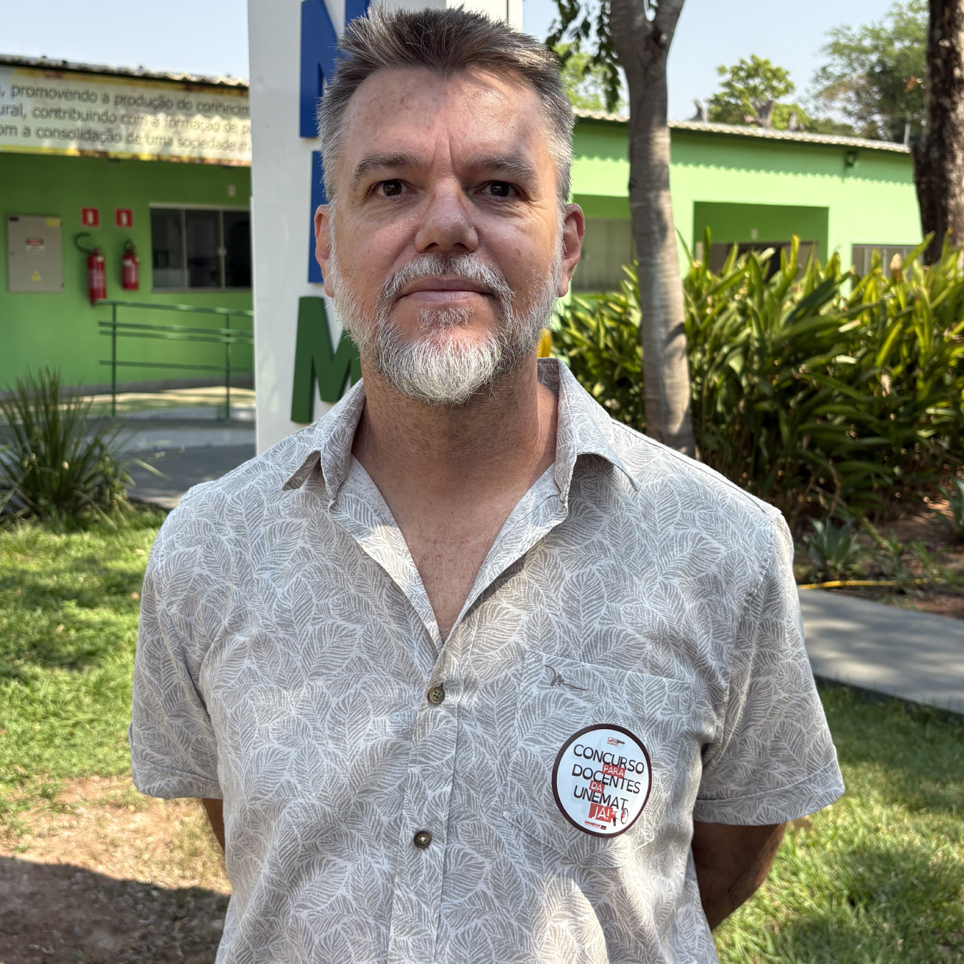 ary.gertes@unemat.br 